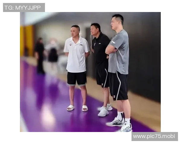 原创 太搞笑！曾繁日直播，遭遇网友刁钻提问，直言与广东队没有矛盾！